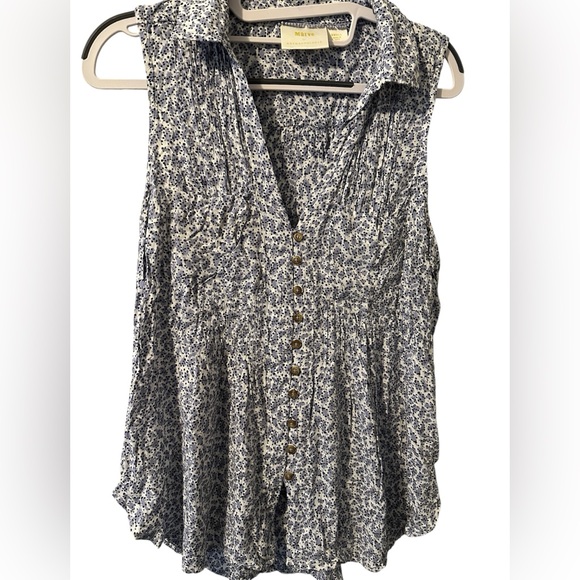 Maeve Tops - maeve by anthropologie top Size small Gray Flowers White Background
